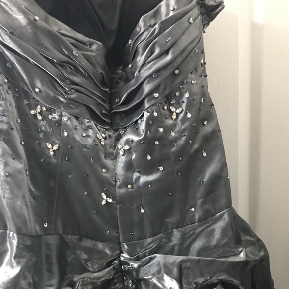 Silver prom/ball gown/dress with crystal design - Picture 4 of 8
